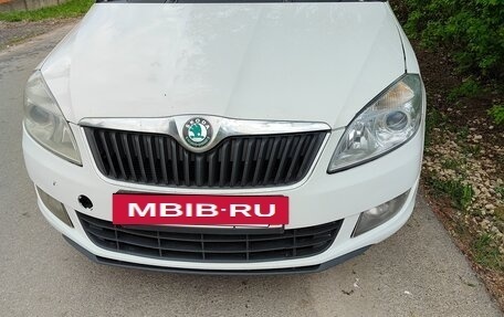 Skoda Fabia II, 2012 год, 350 000 рублей, 3 фотография