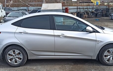 Hyundai Solaris II рестайлинг, 2014 год, 880 000 рублей, 3 фотография