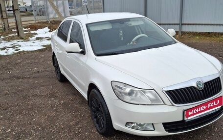 Skoda Octavia, 2011 год, 999 999 рублей, 2 фотография
