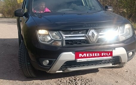 Renault Duster I рестайлинг, 2017 год, 980 000 рублей, 2 фотография