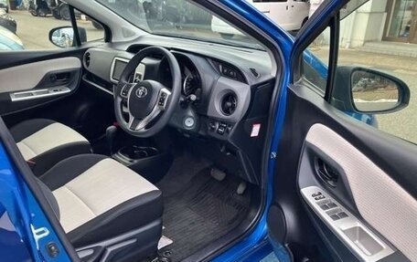 Toyota Vitz, 2016 год, 813 000 рублей, 10 фотография