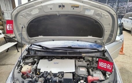 Toyota Prius IV XW50, 2017 год, 2 250 000 рублей, 26 фотография