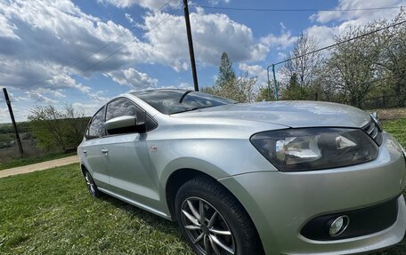 Volkswagen Polo VI (EU Market), 2013 год, 800 000 рублей, 3 фотография