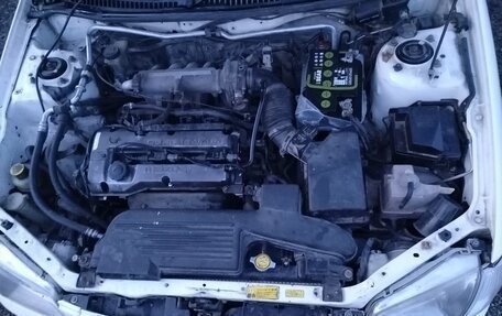 Mazda Familia, 2000 год, 240 000 рублей, 2 фотография