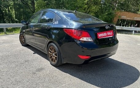 Hyundai Solaris II рестайлинг, 2011 год, 750 000 рублей, 2 фотография