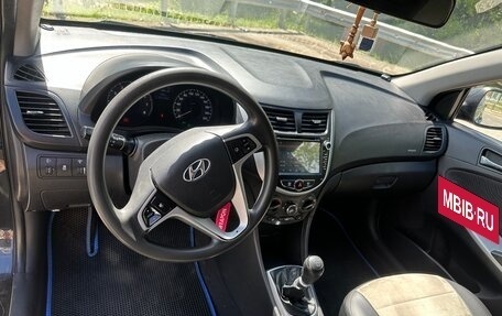 Hyundai Solaris II рестайлинг, 2011 год, 750 000 рублей, 13 фотография