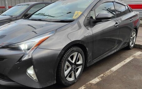 Toyota Prius IV XW50, 2016 год, 1 645 000 рублей, 2 фотография