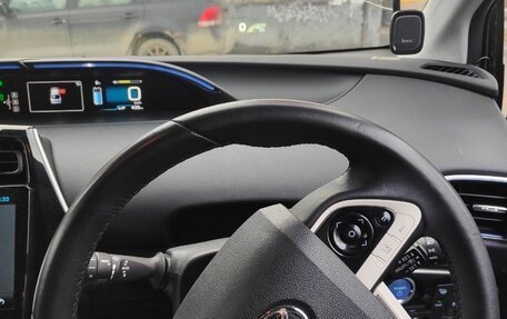 Toyota Prius IV XW50, 2016 год, 1 645 000 рублей, 9 фотография