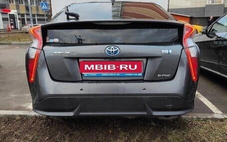 Toyota Prius IV XW50, 2016 год, 1 645 000 рублей, 5 фотография