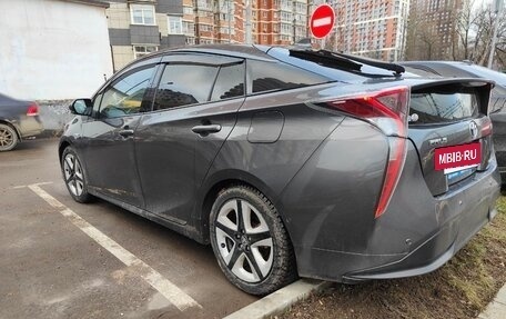 Toyota Prius IV XW50, 2016 год, 1 645 000 рублей, 6 фотография