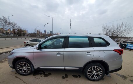 Mitsubishi Outlander III рестайлинг 3, 2021 год, 2 780 000 рублей, 3 фотография