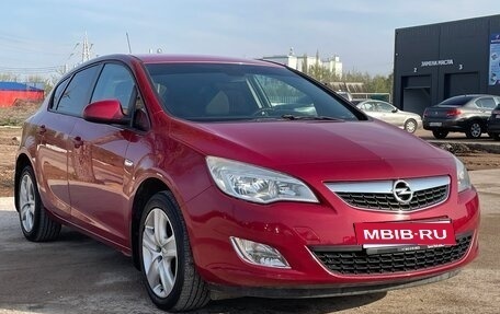 Opel Astra J, 2011 год, 715 000 рублей, 3 фотография