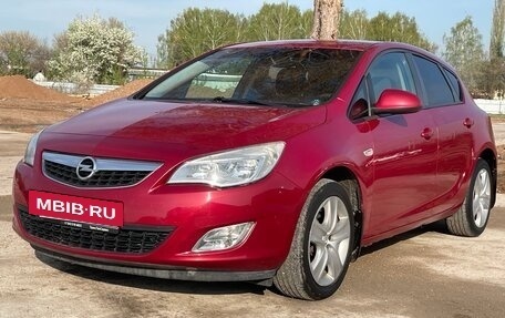 Opel Astra J, 2011 год, 715 000 рублей, 2 фотография