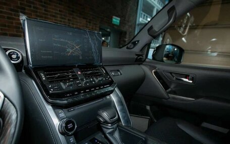 Toyota Land Cruiser, 2024 год, 15 200 000 рублей, 15 фотография
