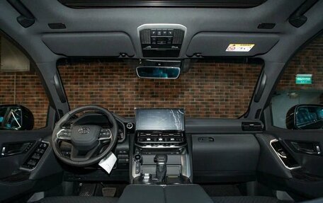Toyota Land Cruiser, 2024 год, 15 200 000 рублей, 24 фотография