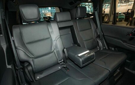 Toyota Land Cruiser, 2024 год, 15 200 000 рублей, 23 фотография