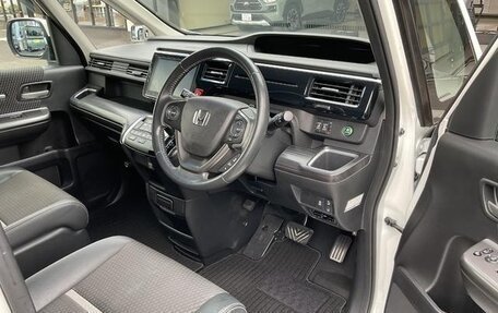 Honda Stepwgn IV, 2017 год, 1 525 000 рублей, 11 фотография