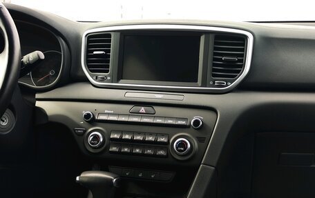 KIA Sportage IV рестайлинг, 2020 год, 2 155 000 рублей, 12 фотография