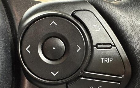 Toyota Prius IV XW50, 2022 год, 1 900 000 рублей, 14 фотография