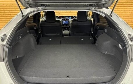 Toyota Prius IV XW50, 2022 год, 1 900 000 рублей, 24 фотография