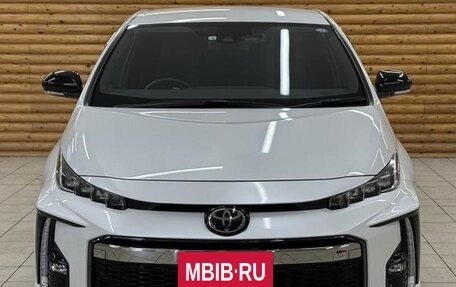 Toyota Prius IV XW50, 2022 год, 1 900 000 рублей, 2 фотография