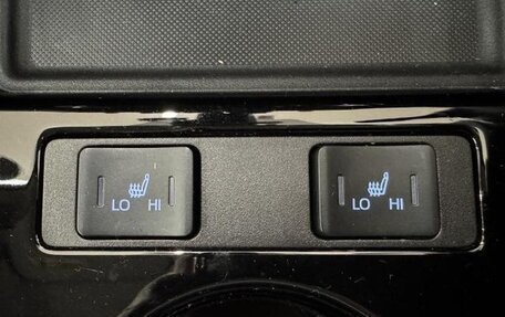 Toyota Prius IV XW50, 2022 год, 1 900 000 рублей, 27 фотография