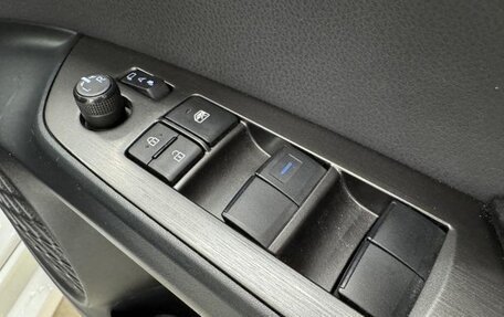 Toyota Prius IV XW50, 2022 год, 1 900 000 рублей, 29 фотография