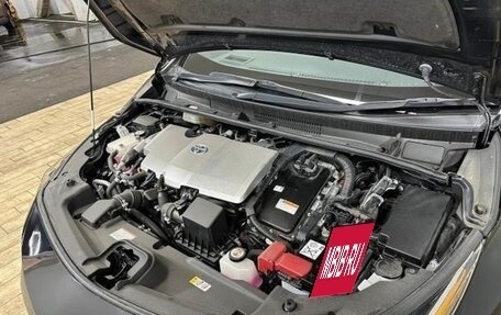 Toyota Prius IV XW50, 2022 год, 1 900 000 рублей, 9 фотография