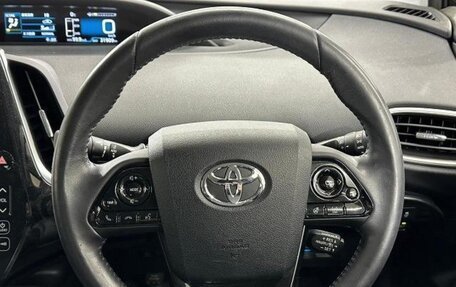 Toyota Prius IV XW50, 2022 год, 1 900 000 рублей, 14 фотография
