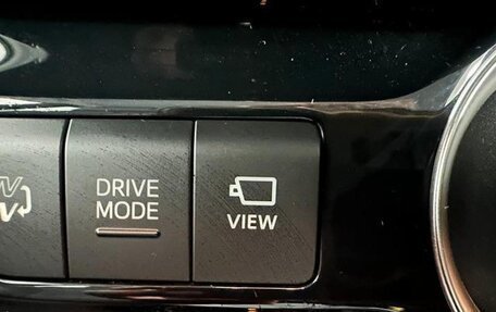 Toyota Prius IV XW50, 2022 год, 1 900 000 рублей, 20 фотография