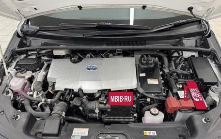 Toyota Prius IV XW50, 2022 год, 1 900 000 рублей, 30 фотография