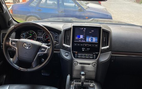 Toyota Land Cruiser 200, 2018 год, 6 000 000 рублей, 11 фотография