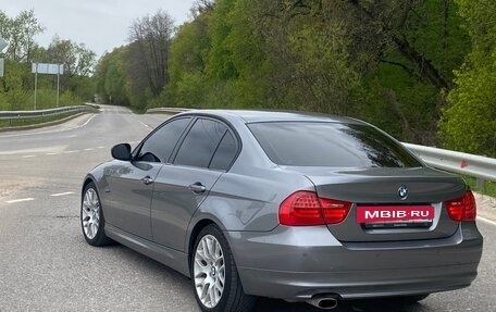 BMW 3 серия, 2011 год, 920 000 рублей, 18 фотография