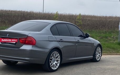 BMW 3 серия, 2011 год, 920 000 рублей, 32 фотография