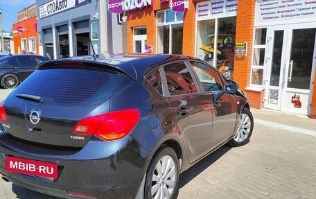 Opel Astra J, 2011 год, 790 000 рублей, 2 фотография