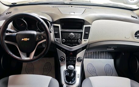 Chevrolet Cruze II, 2012 год, 650 000 рублей, 9 фотография
