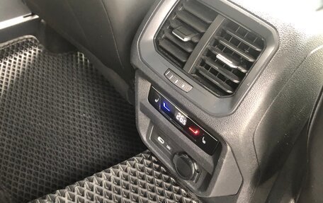 Volkswagen Tiguan II, 2022 год, 3 599 000 рублей, 14 фотография