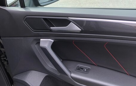 Volkswagen Tiguan II, 2022 год, 3 599 000 рублей, 22 фотография