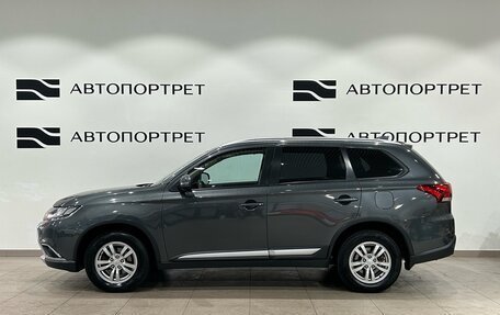 Mitsubishi Outlander III рестайлинг 3, 2018 год, 1 899 000 рублей, 4 фотография