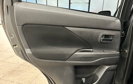 Mitsubishi Outlander III рестайлинг 3, 2018 год, 1 899 000 рублей, 14 фотография
