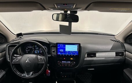 Mitsubishi Outlander III рестайлинг 3, 2018 год, 1 899 000 рублей, 17 фотография