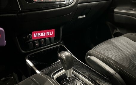 Mitsubishi Outlander III рестайлинг 3, 2018 год, 1 899 000 рублей, 19 фотография