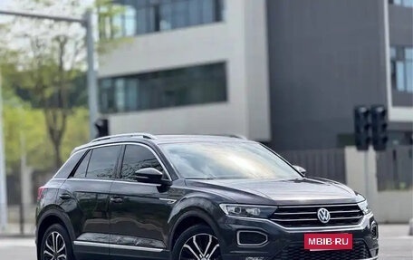 Volkswagen T-Roc I, 2021 год, 1 540 810 рублей, 3 фотография