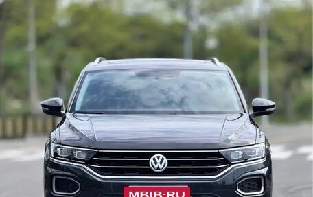 Volkswagen T-Roc I, 2021 год, 1 540 810 рублей, 2 фотография