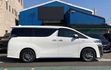 Toyota Vellfire II, 2021 год, 3 566 000 рублей, 2 фотография