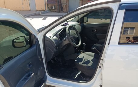 Renault Logan II, 2015 год, 510 000 рублей, 5 фотография