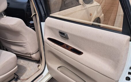 Toyota Gaia, 2001 год, 700 000 рублей, 11 фотография