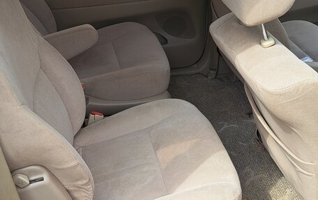 Toyota Gaia, 2001 год, 700 000 рублей, 12 фотография