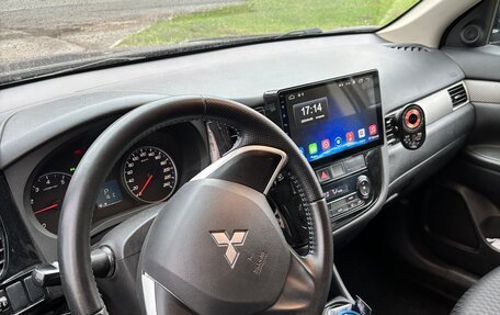 Mitsubishi Outlander III рестайлинг 3, 2014 год, 1 440 000 рублей, 6 фотография