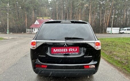 Mitsubishi Outlander III рестайлинг 3, 2014 год, 1 440 000 рублей, 4 фотография